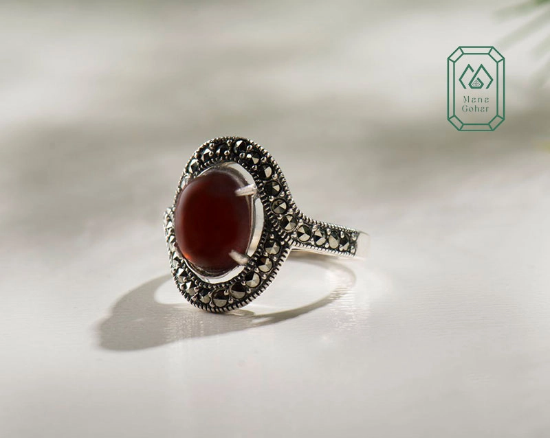 انگشتر با سنگ گارنت